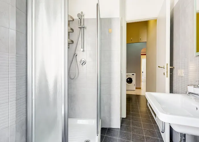 Bdc - Kingdom 5-bdr In Termini Apartment Rom