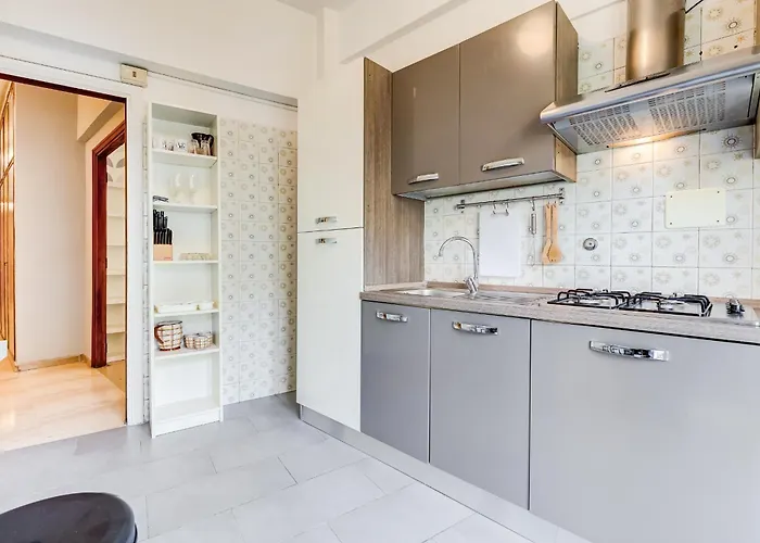 Bdc - Kingdom 5-bdr In Termini Apartment